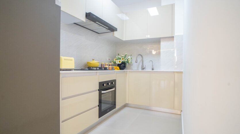 Discover elegant 2-bedroom apartments at The Royal Legend Residence