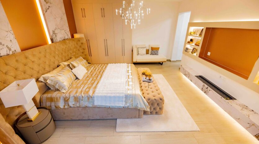 luxury 4-bedroom + DSQ apartments at The Royal Legend Residence